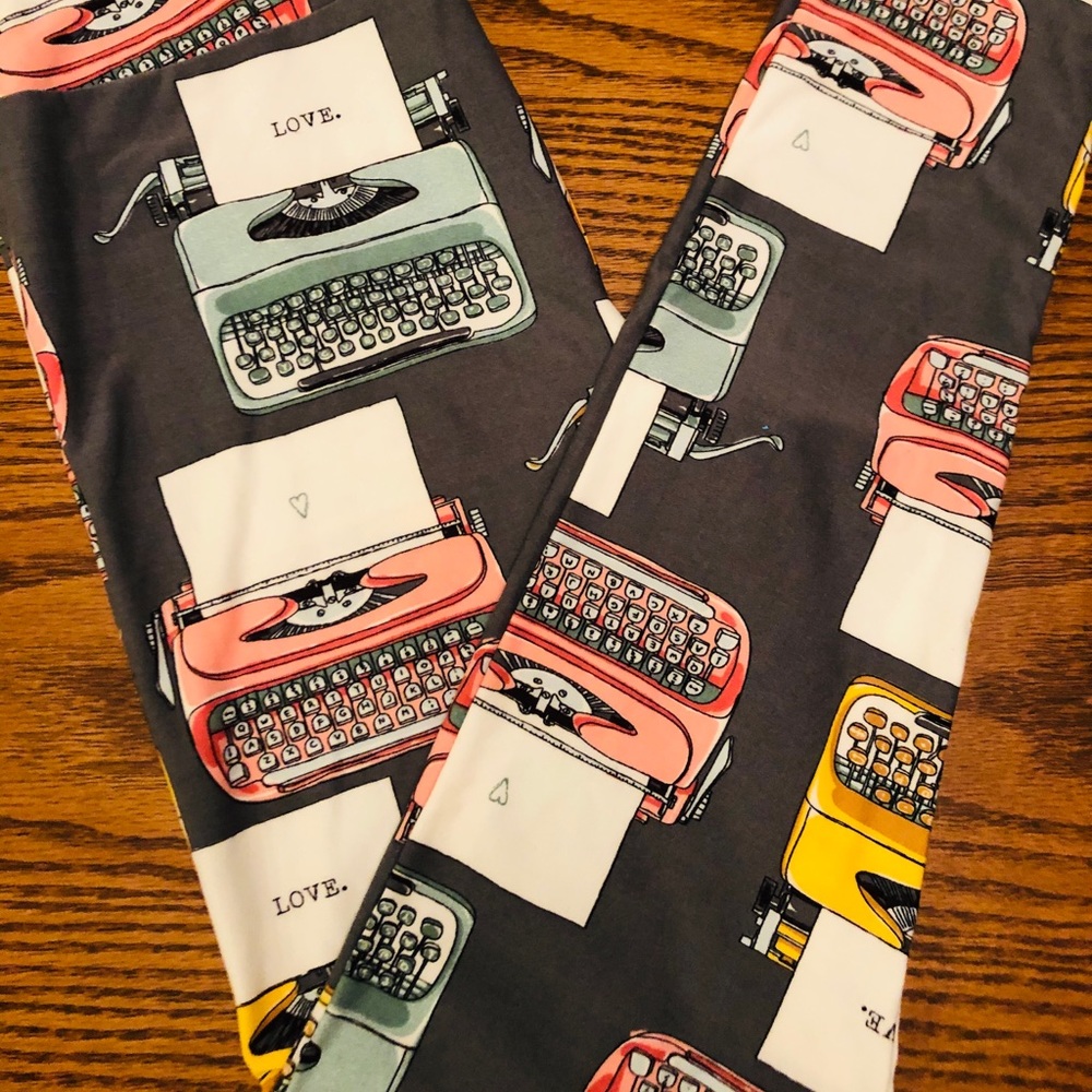 Lularoe typewriter love legging